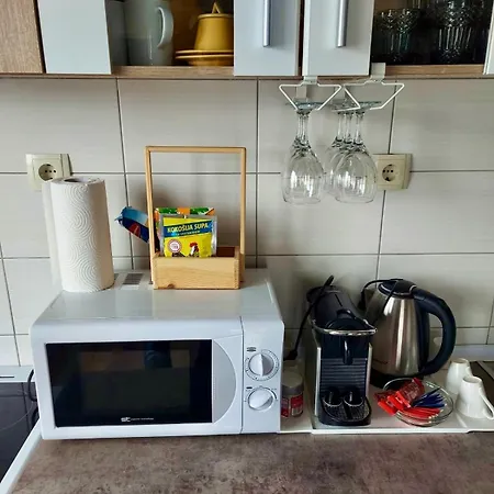 Apartment 18b